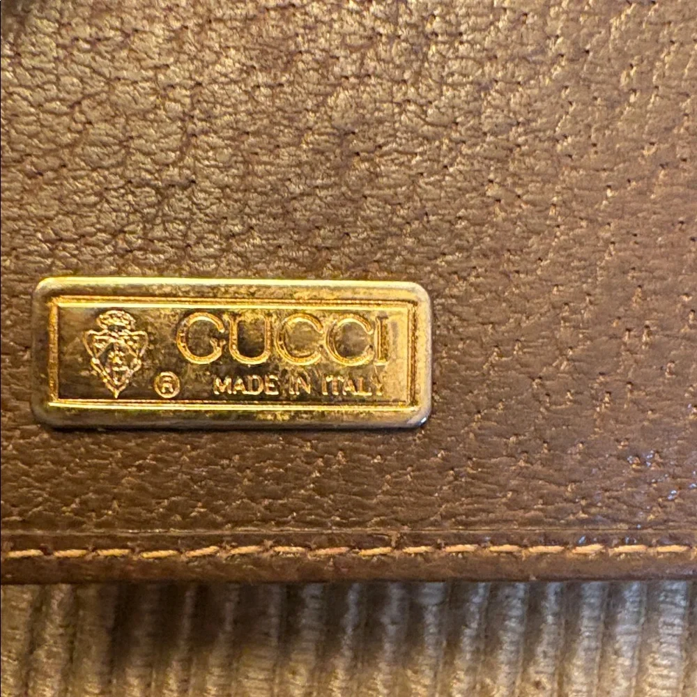 Vintage Gucci Bifold Wallet - Picture 4 of 10